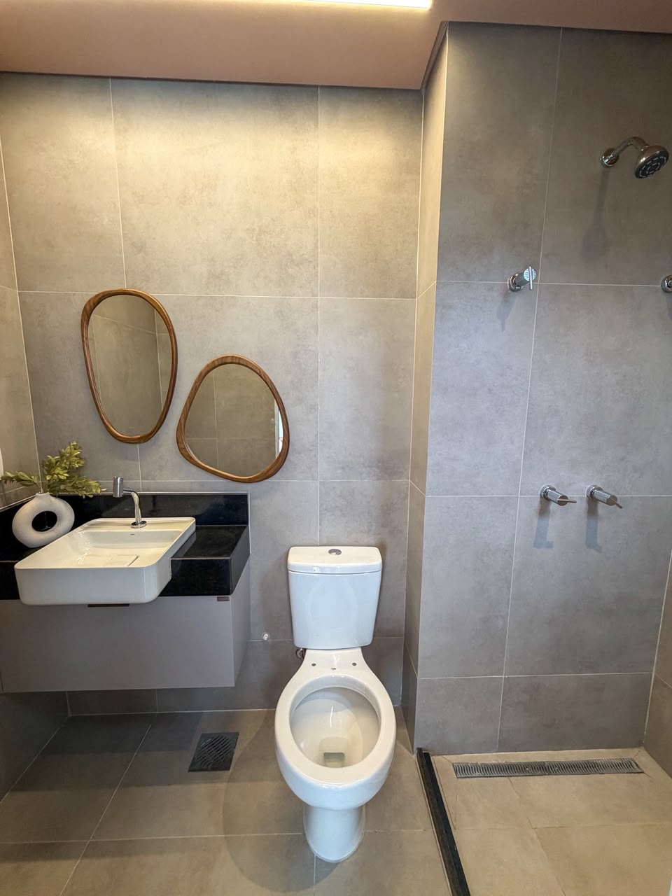 DUPLEX EM CONDOMÍNIO