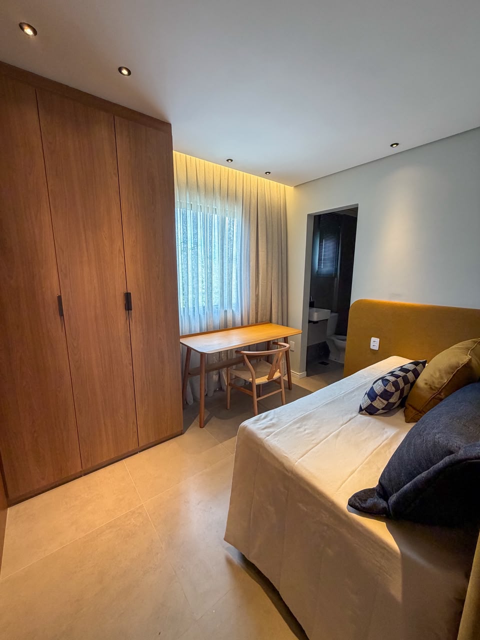 DUPLEX EM CONDOMÍNIO