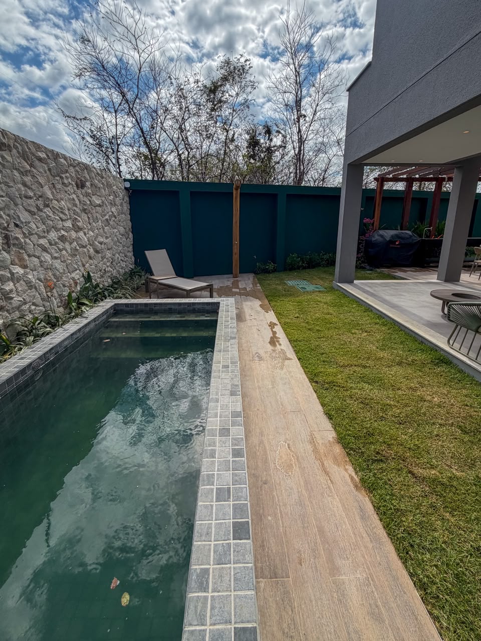 DUPLEX EM CONDOMÍNIO
