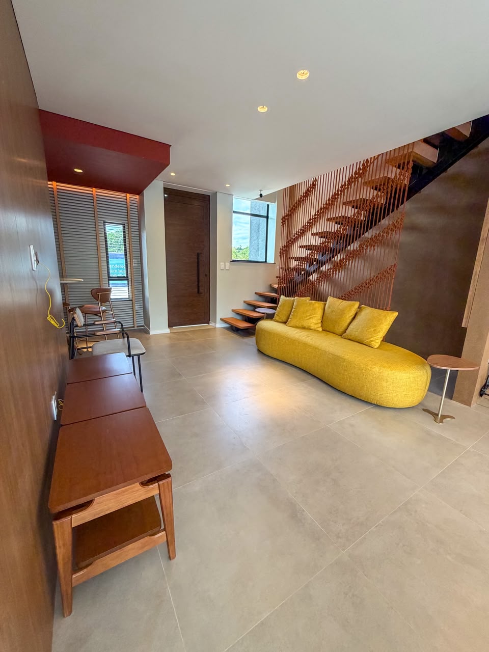 DUPLEX EM CONDOMÍNIO