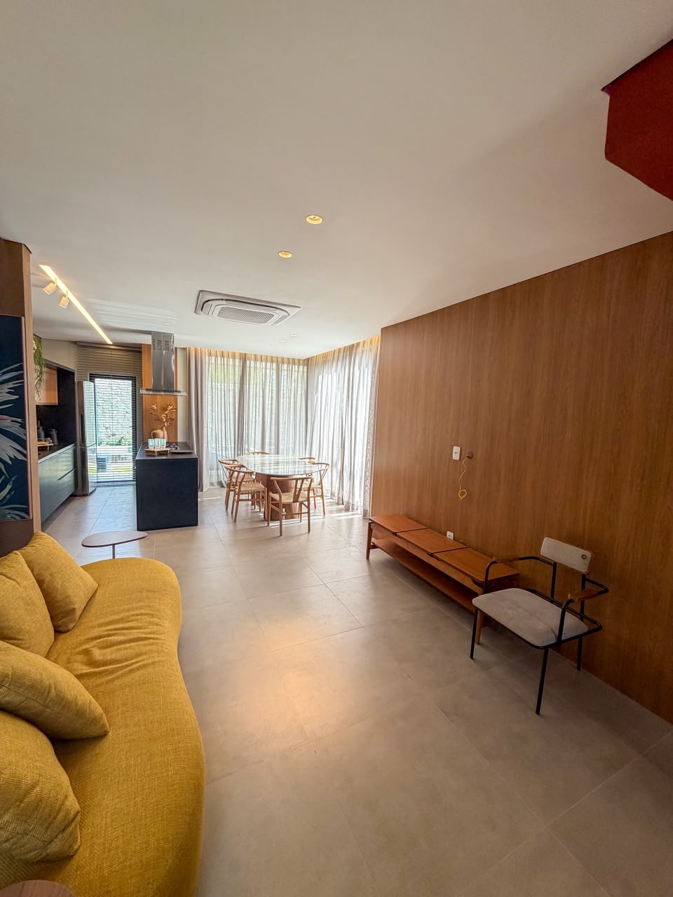DUPLEX EM CONDOMÍNIO