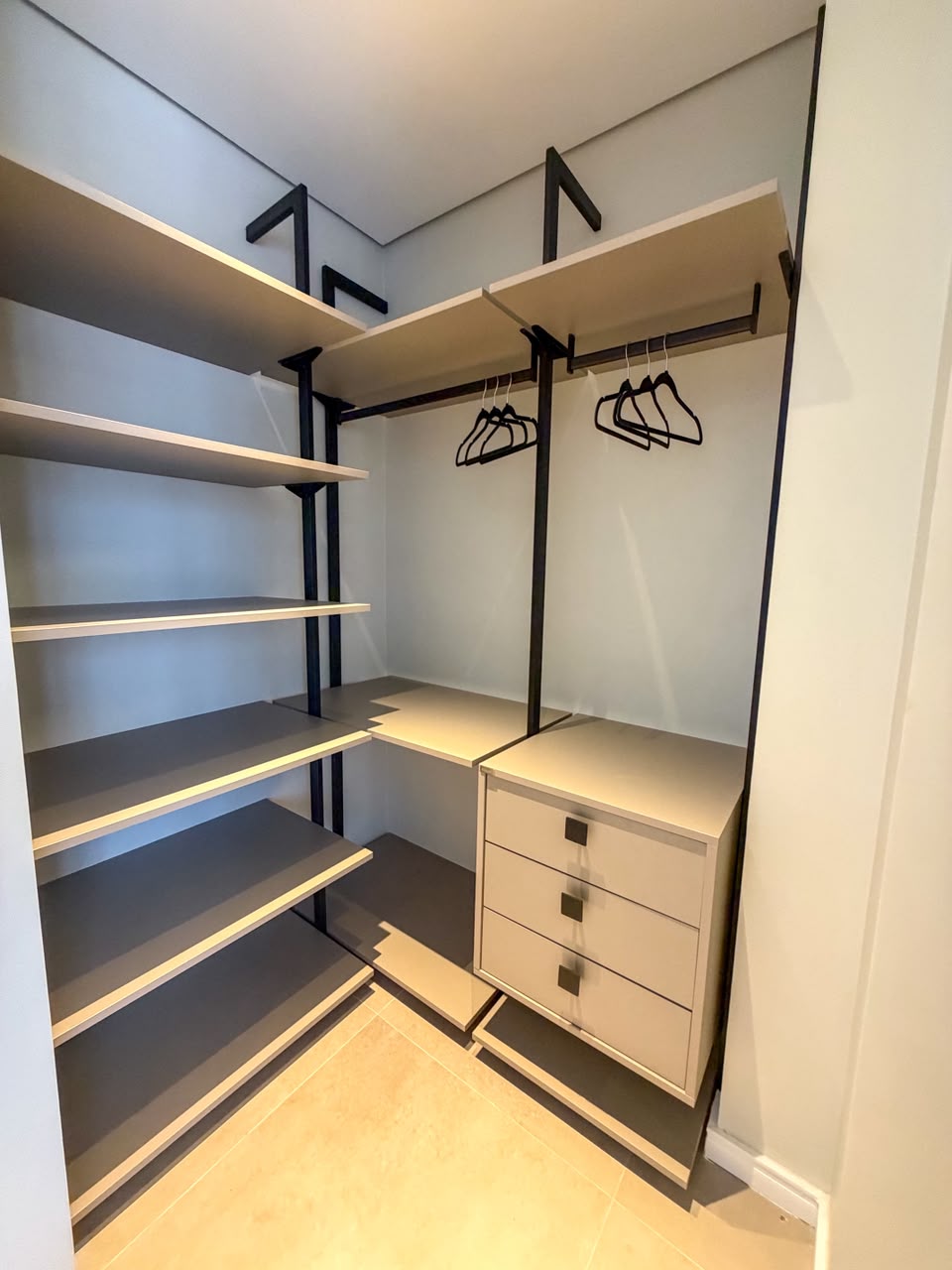DUPLEX EM CONDOMÍNIO