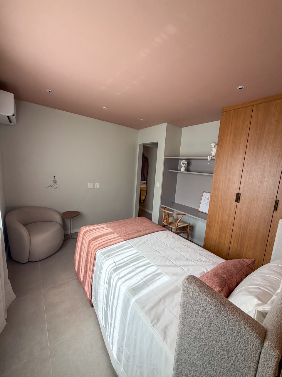 DUPLEX EM CONDOMÍNIO