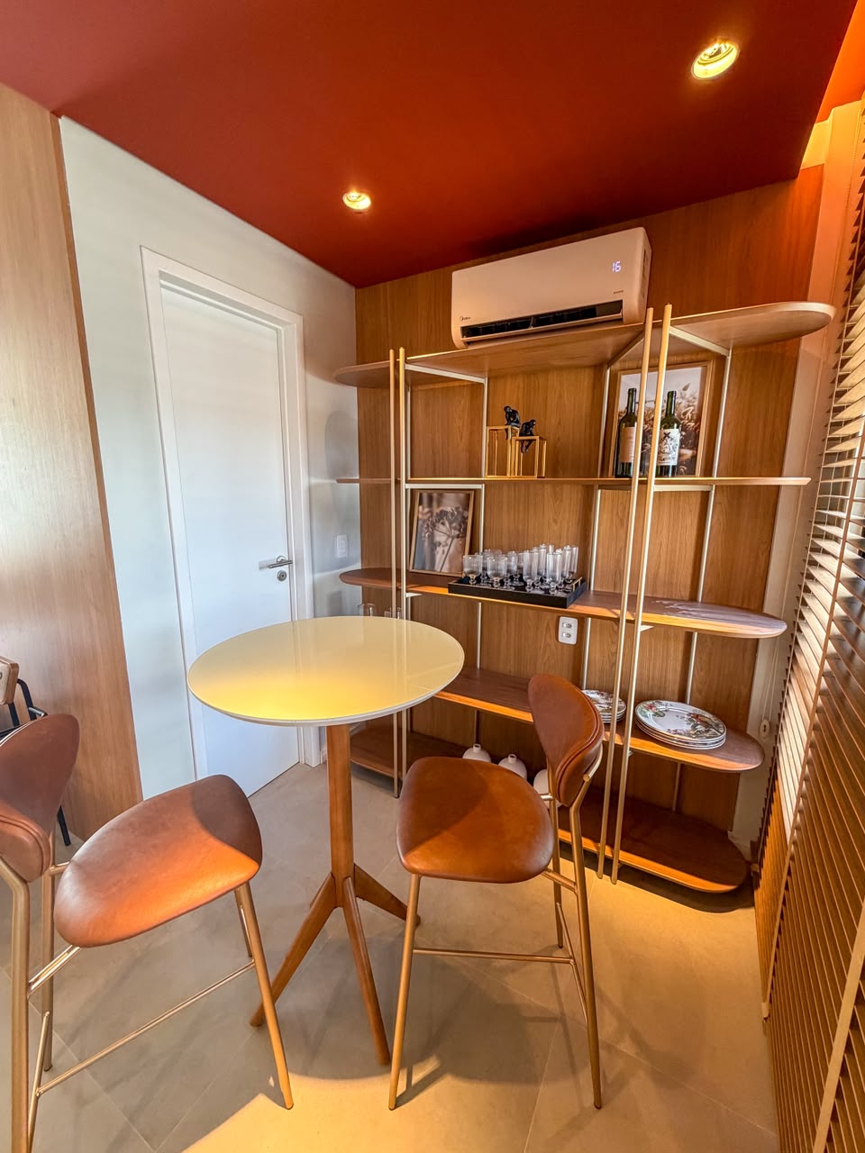 DUPLEX EM CONDOMÍNIO