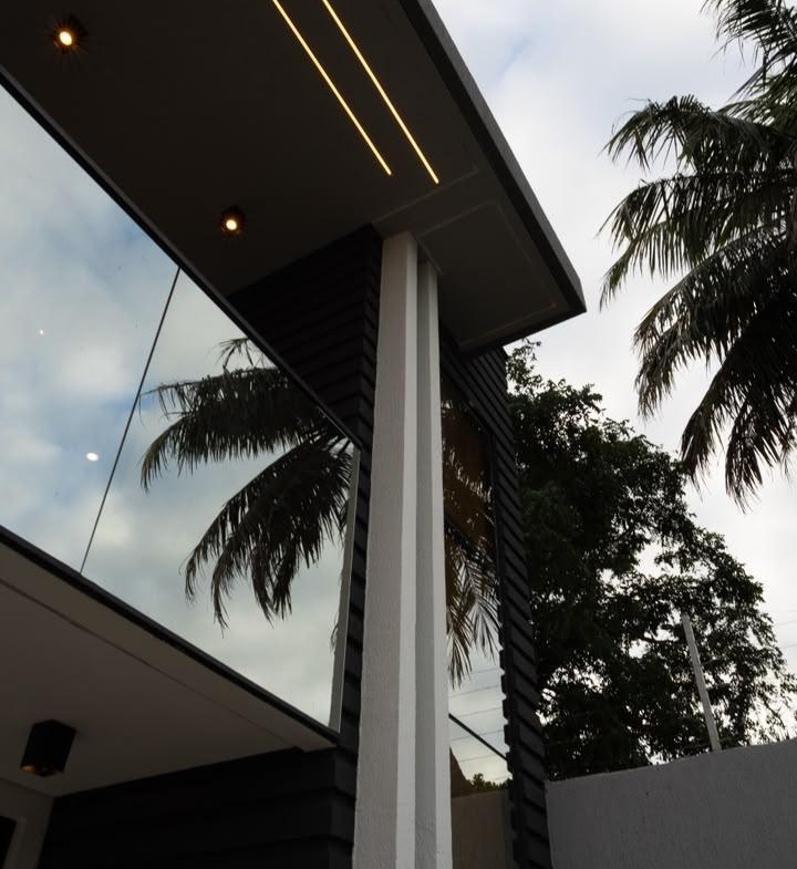 DUPLEX EM RUA PRIVATIVA