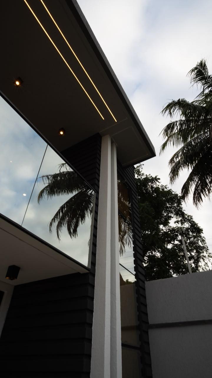 DUPLEX EM RUA PRIVATIVA