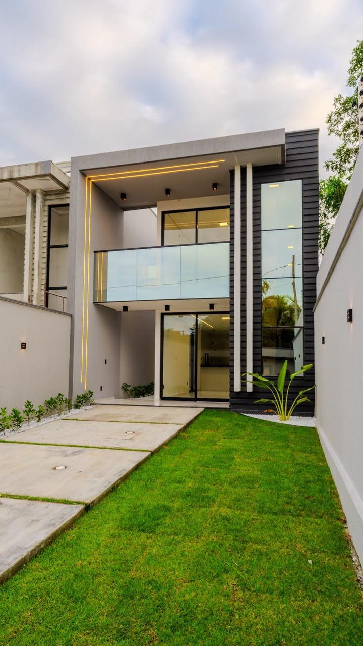 DUPLEX EM RUA PRIVATIVA
