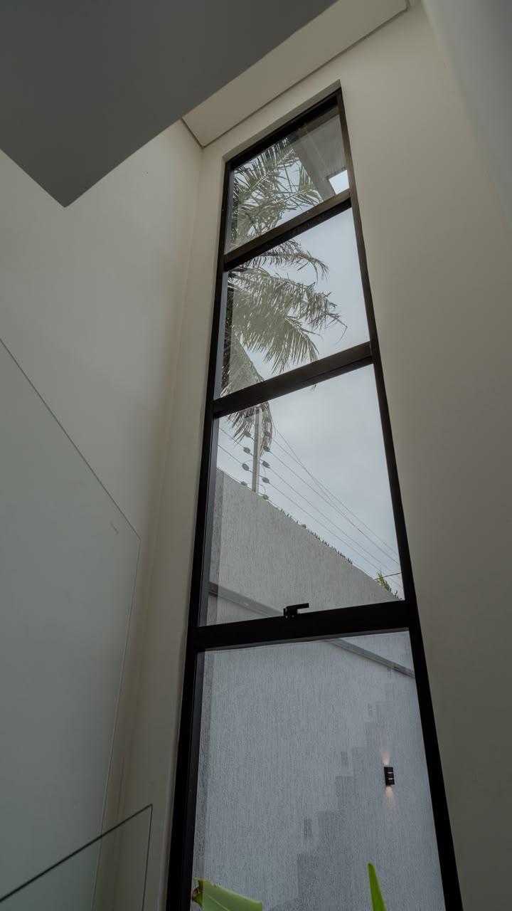 DUPLEX EM RUA PRIVATIVA
