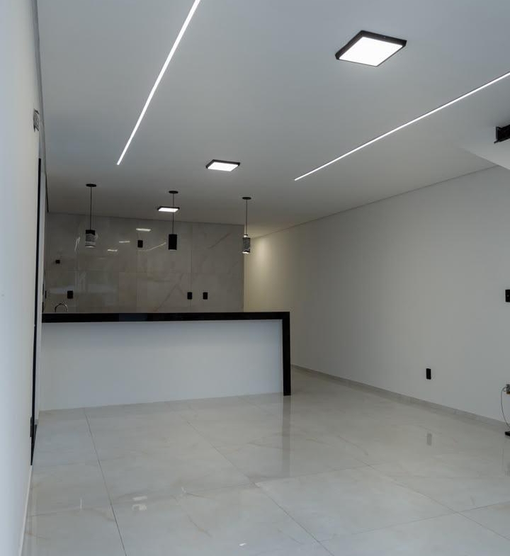 DUPLEX EM RUA PRIVATIVA