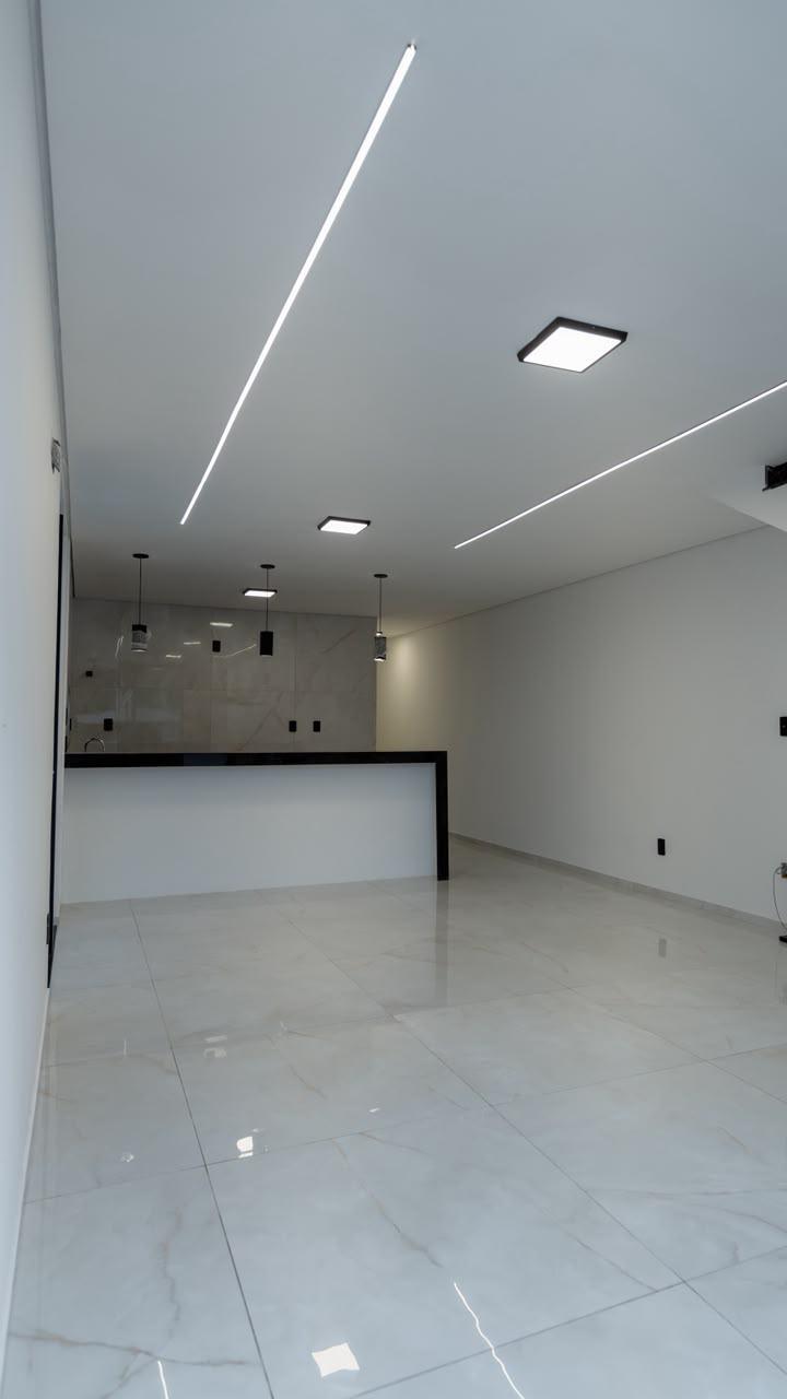 DUPLEX EM RUA PRIVATIVA