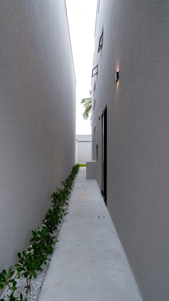 DUPLEX EM RUA PRIVATIVA