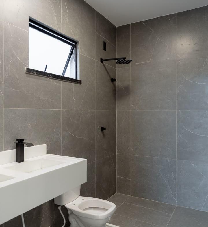 DUPLEX EM RUA PRIVATIVA