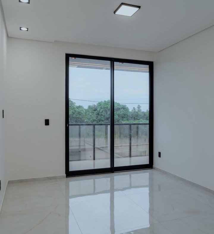 DUPLEX EM RUA PRIVATIVA