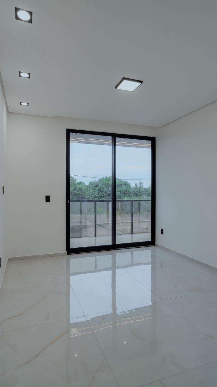 DUPLEX EM RUA PRIVATIVA
