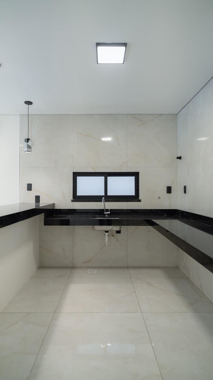 DUPLEX EM RUA PRIVATIVA