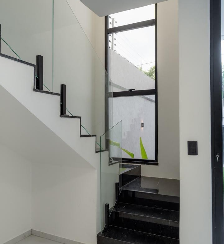 DUPLEX EM RUA PRIVATIVA
