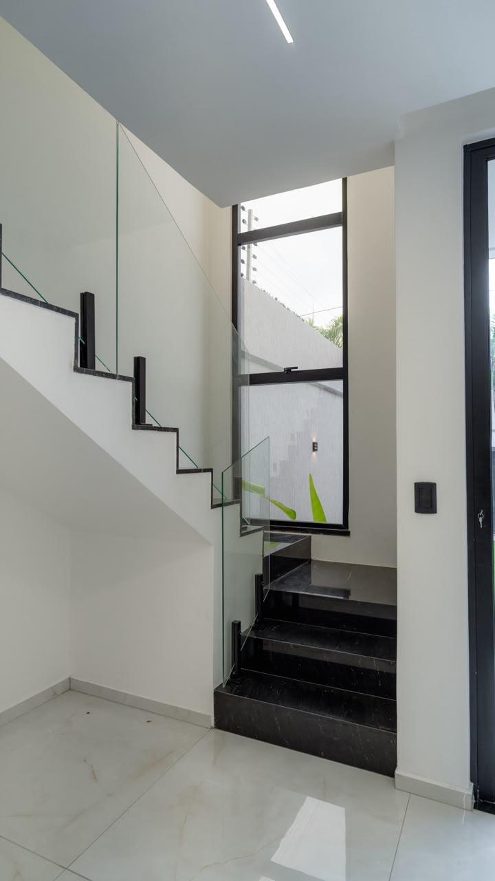 DUPLEX EM RUA PRIVATIVA