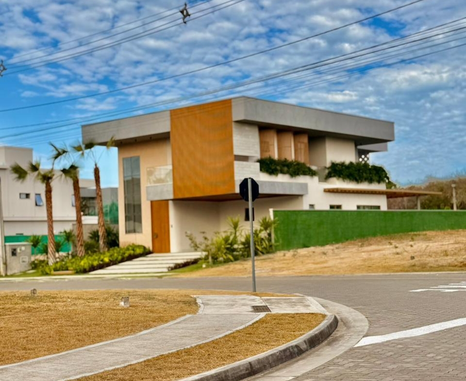Casa de Alto Padrão – Cidade Alpha