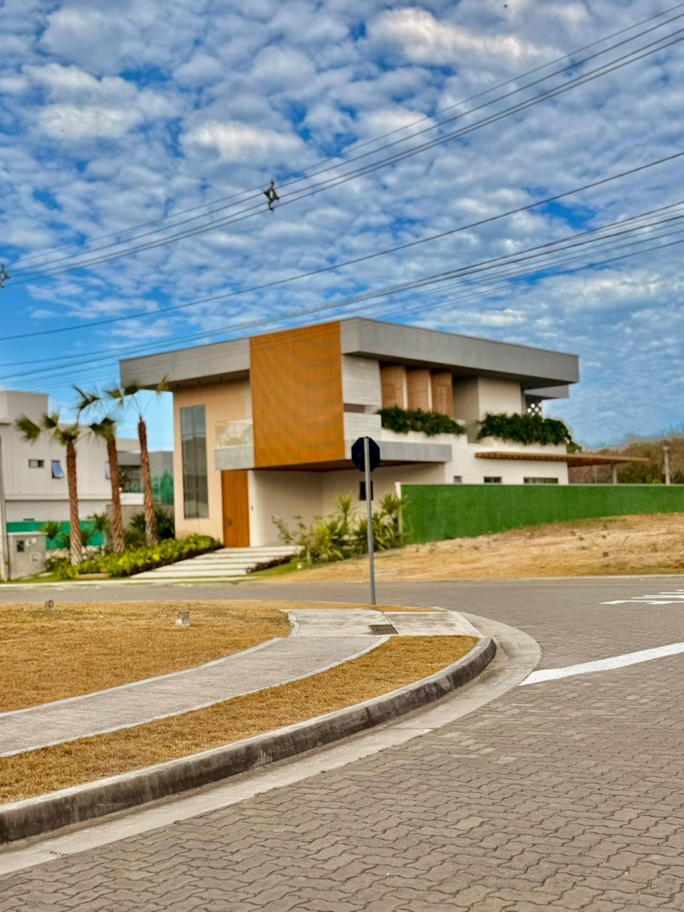 Casa de Alto Padrão – Cidade Alpha