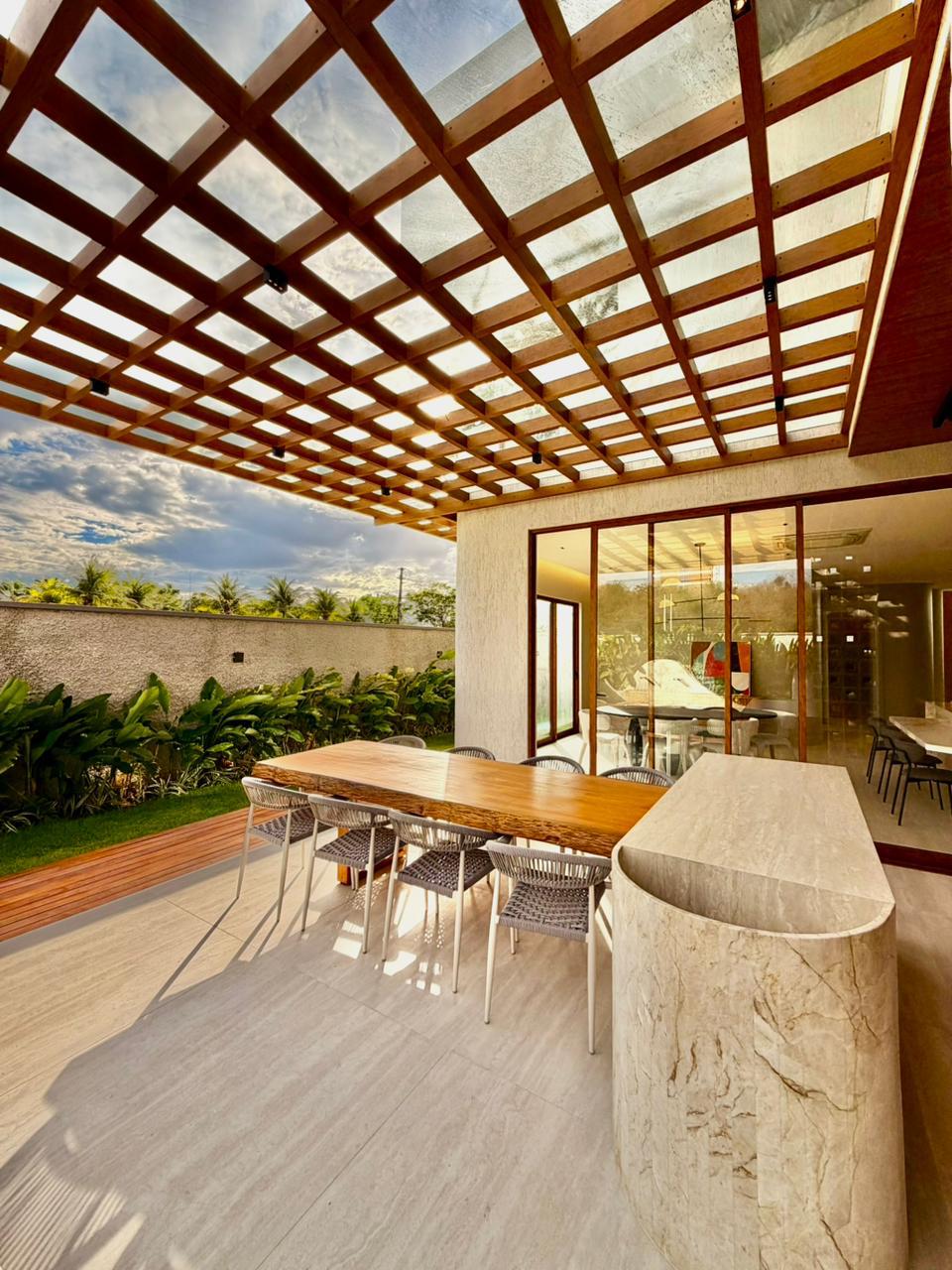 Casa de Alto Padrão – Cidade Alpha