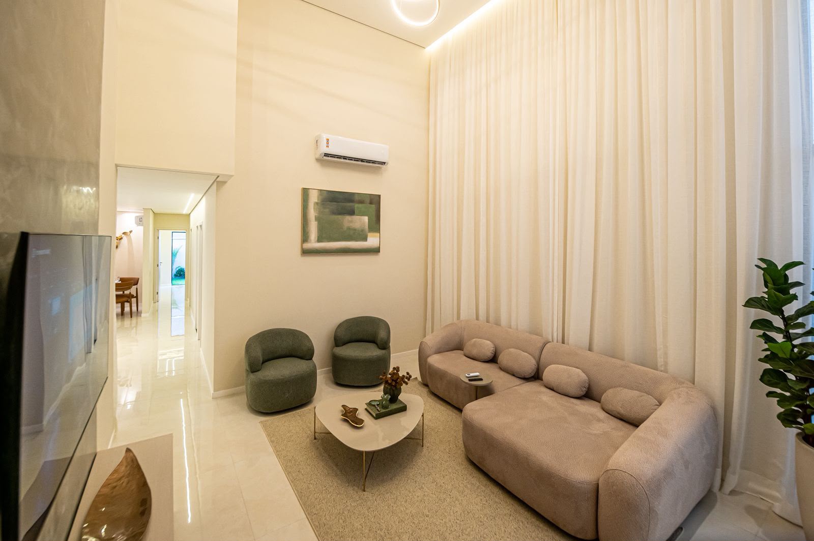 CASA PLANA DE ALTO PADRÃO • PORTEIRA FECHADA – CIDADE ALPHA | TERRAS ALPHAVILLE 