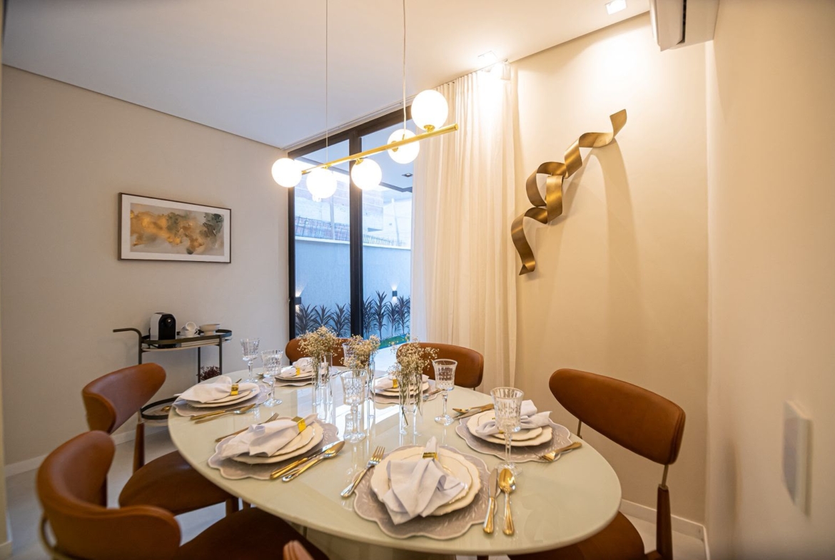 CASA PLANA DE ALTO PADRÃO • PORTEIRA FECHADA – CIDADE ALPHA | TERRAS ALPHAVILLE 