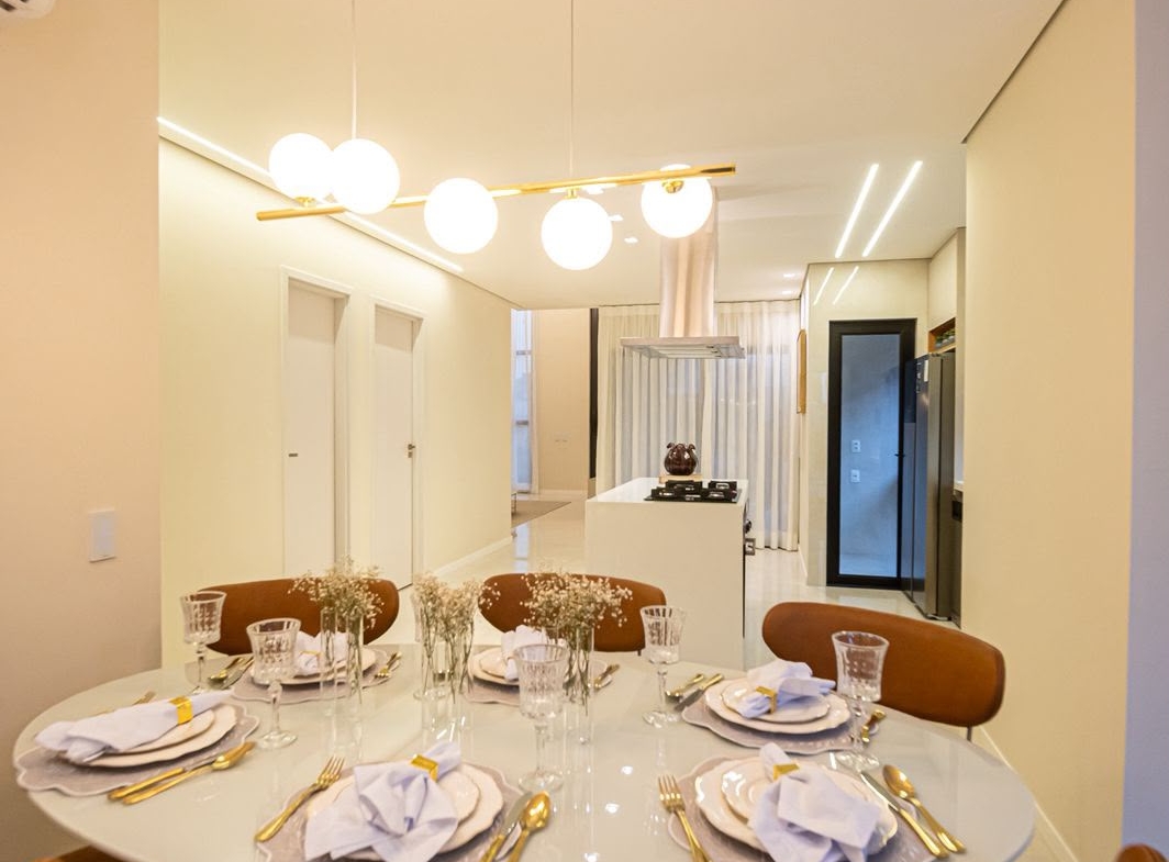 CASA PLANA DE ALTO PADRÃO • PORTEIRA FECHADA – CIDADE ALPHA | TERRAS ALPHAVILLE 