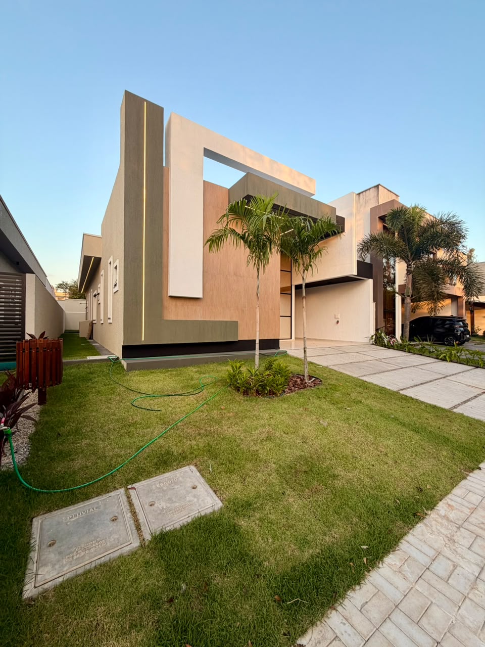 Casa de Alto Padrão com Piscina — Residencial Alphaville Terras, Cidade Alpha