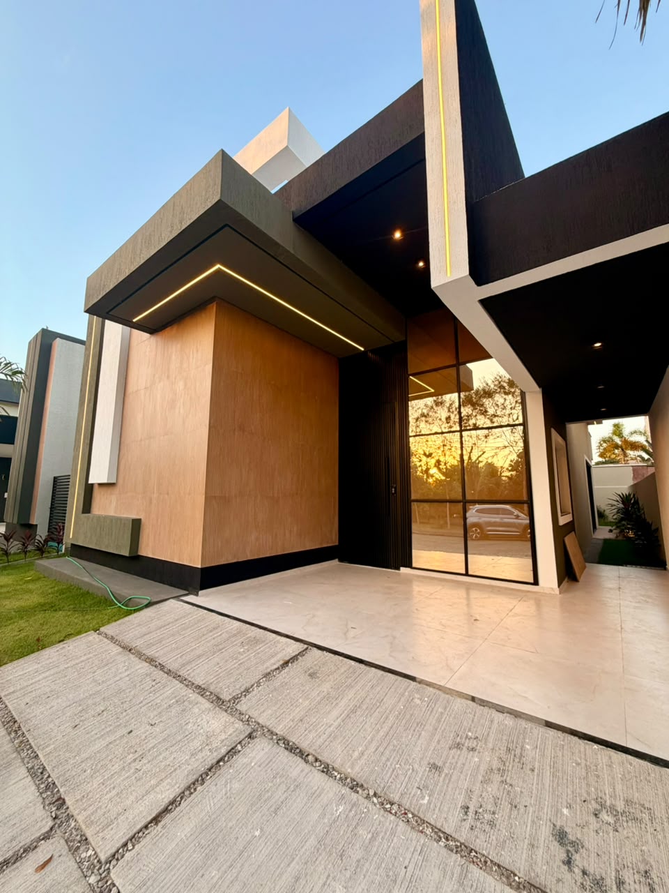 Casa de Alto Padrão com Piscina — Residencial Alphaville Terras, Cidade Alpha