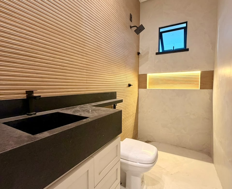Casa de Alto Padrão com Piscina — Residencial Alphaville Terras, Cidade Alpha