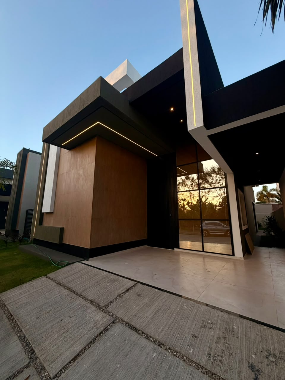 Casa de Alto Padrão com Piscina — Residencial Alphaville Terras, Cidade Alpha