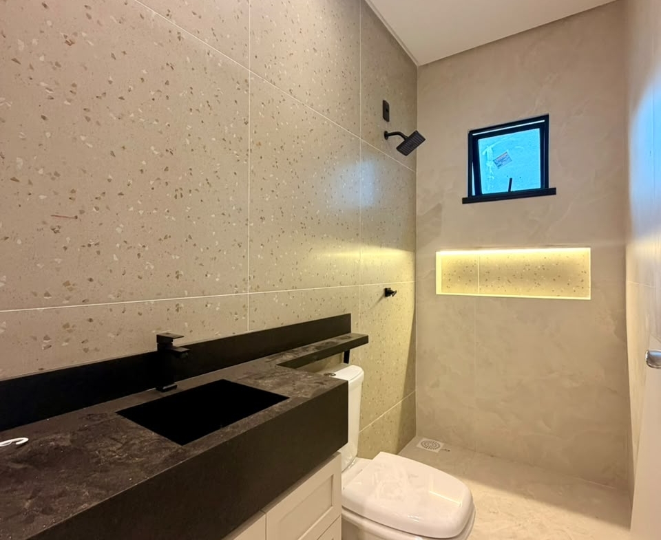 Casa de Alto Padrão com Piscina — Residencial Alphaville Terras, Cidade Alpha