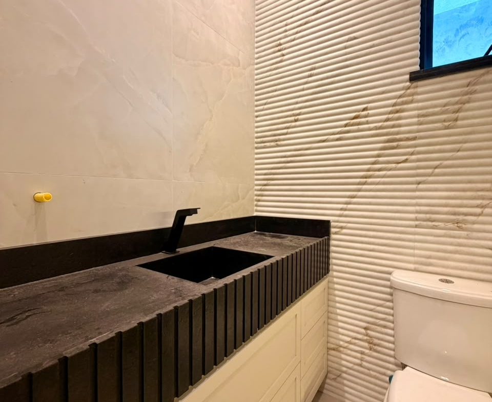 Casa de Alto Padrão com Piscina — Residencial Alphaville Terras, Cidade Alpha