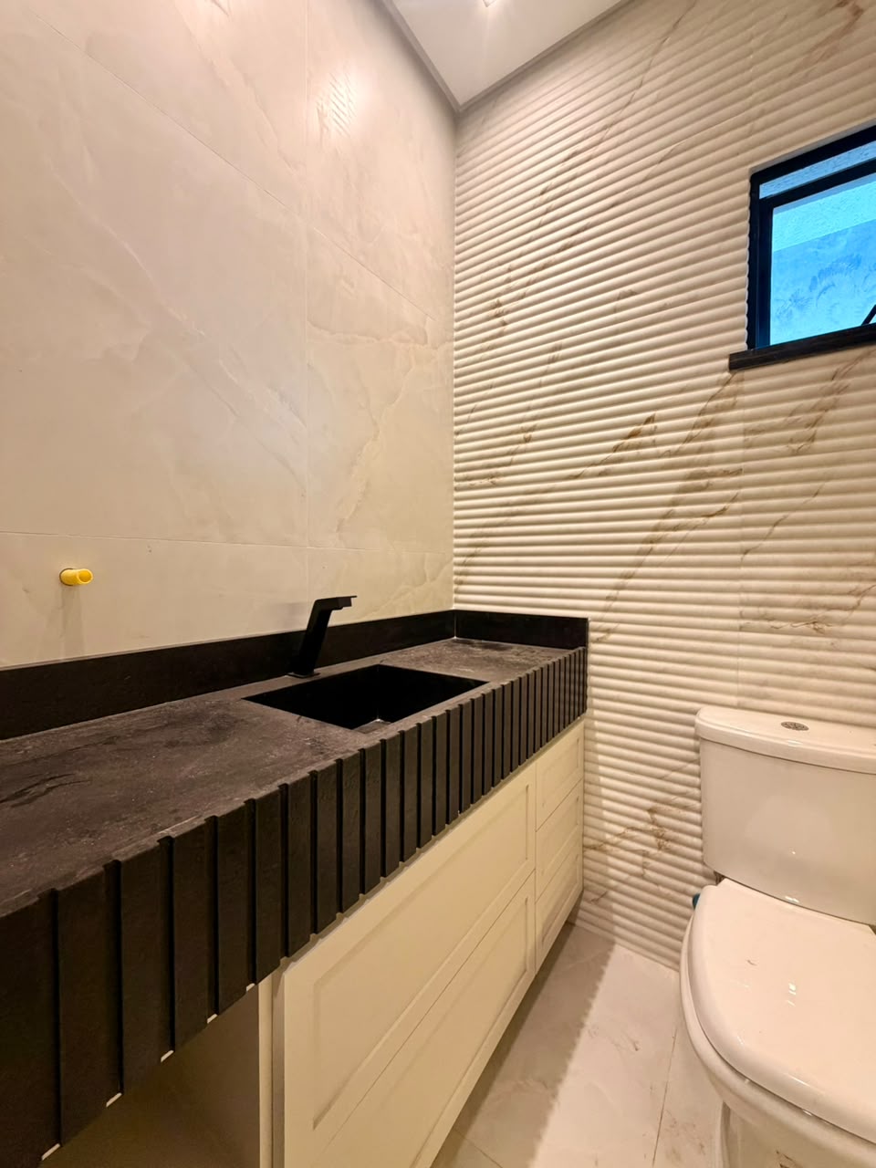 Casa de Alto Padrão com Piscina — Residencial Alphaville Terras, Cidade Alpha
